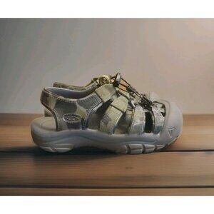 Keen Youth Hiking Sandal Shoes Youth Size 13 Camo